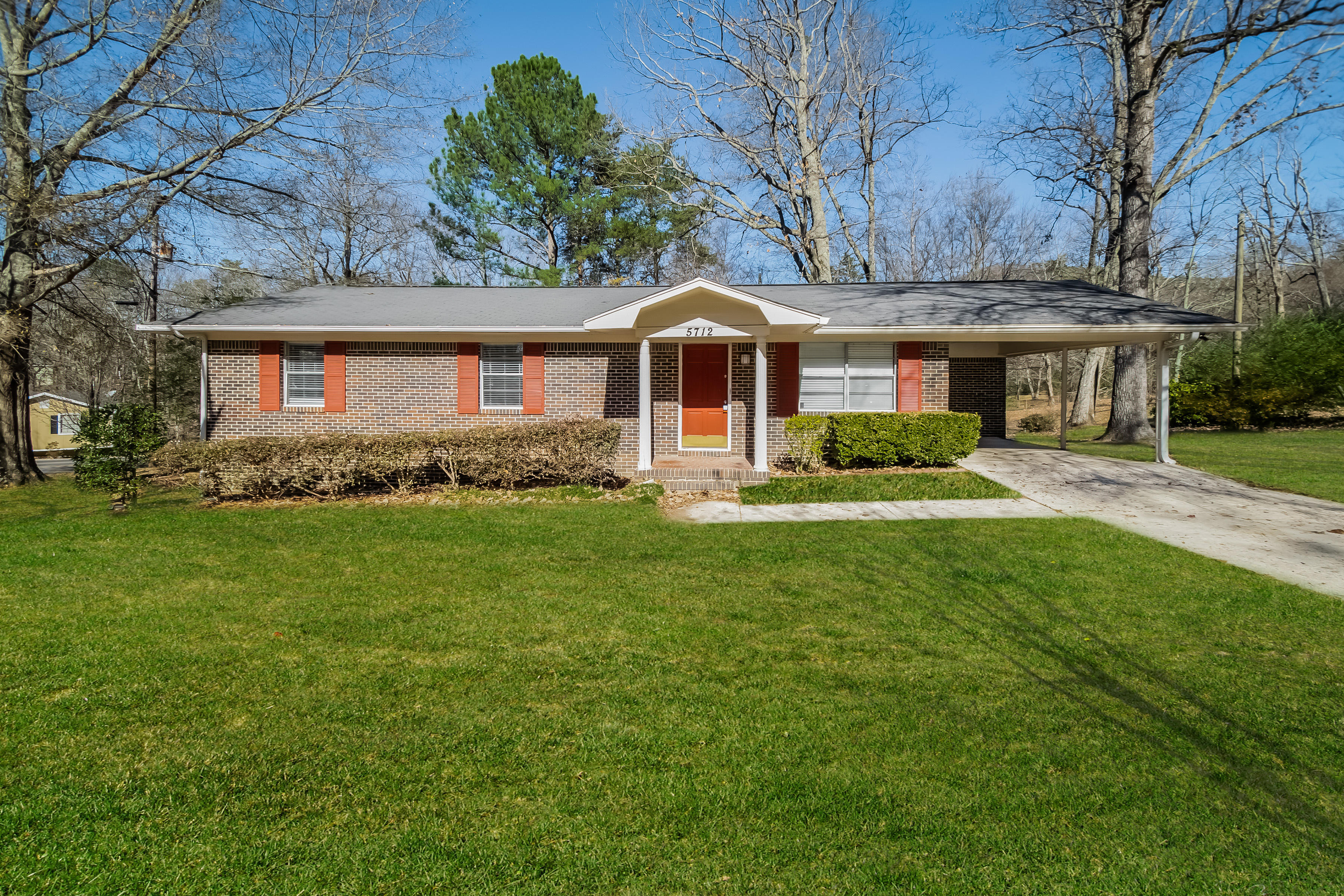 5712 Oakhill Dr Pinson, AL 35126